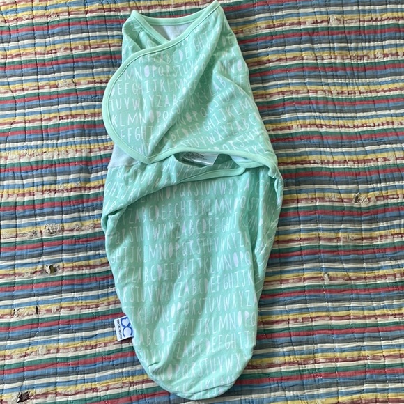 FREE in Bundle - Like New Delta Children’s Velcro Swaddle - Picture 1 of 3